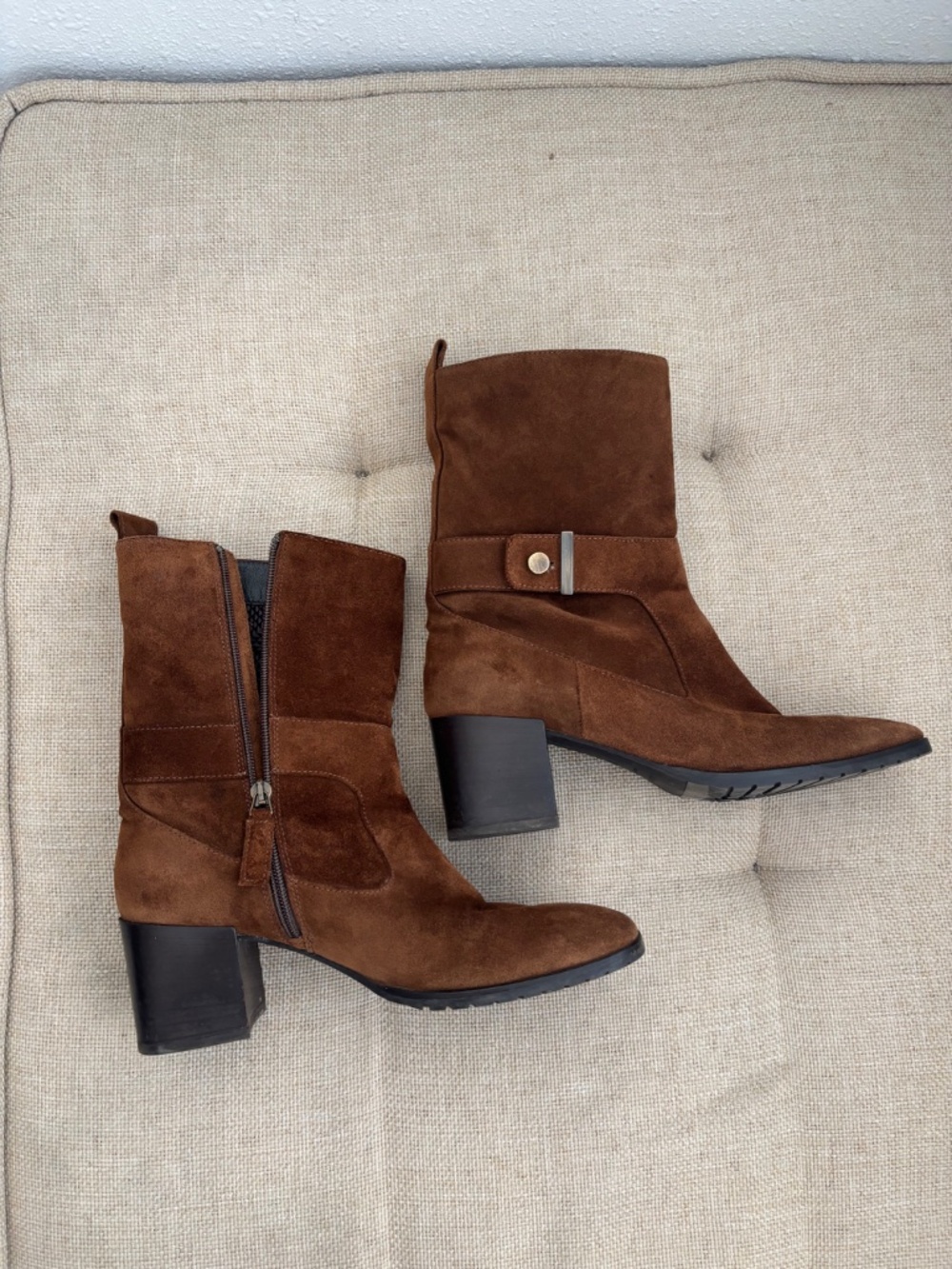 AQUATALIA Women's US 10 Colette Chestnut Suede Lug Sole Ankle Boots